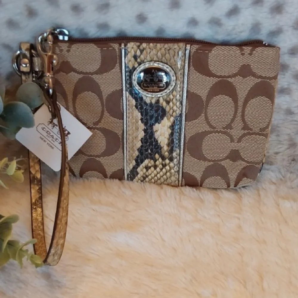 Coach Limited Edition Signature Collection Python Canvas Wrislet - Picture 4 of 11